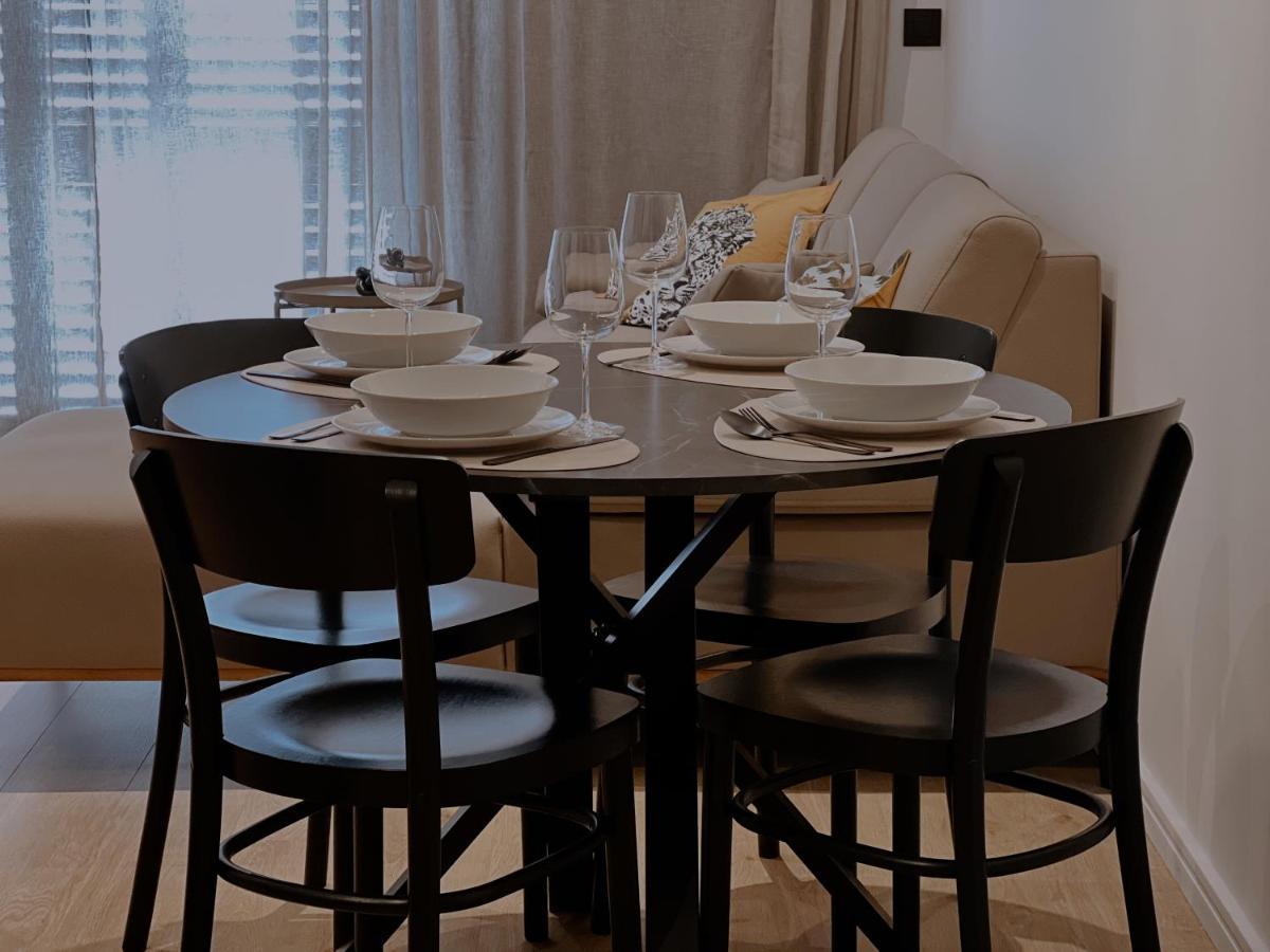 Čilipi Dawn & Dusk - Modern Two Bedroom Apartment With Mountain Views מראה חיצוני תמונה