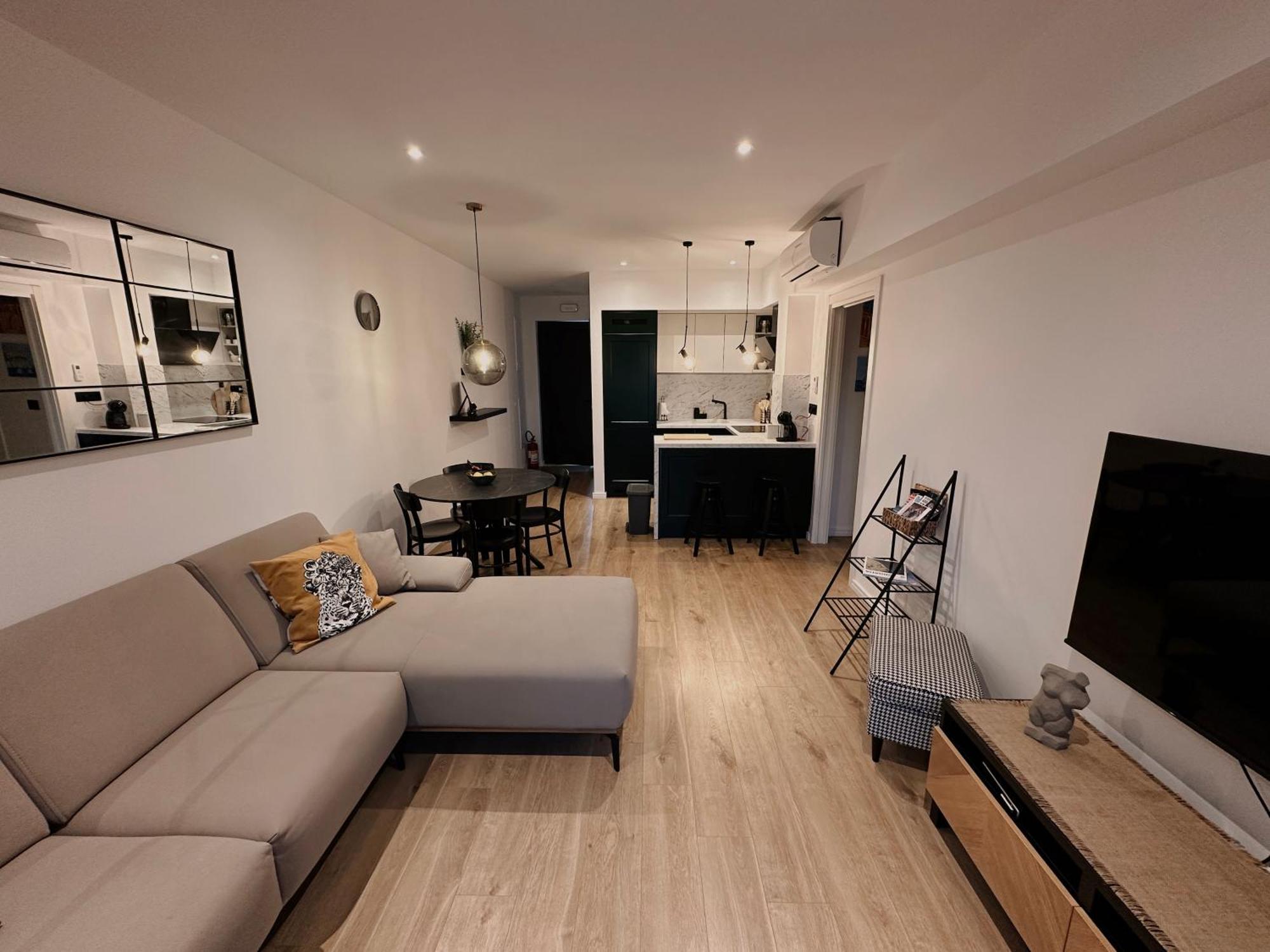 Čilipi Dawn & Dusk - Modern Two Bedroom Apartment With Mountain Views מראה חיצוני תמונה